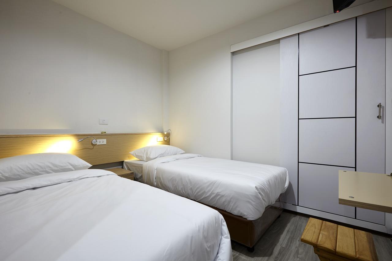 Хостел Le Bonheur Poshtel Бангкок Экстерьер фото