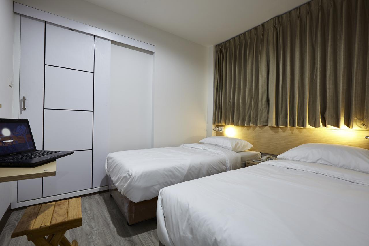 Хостел Le Bonheur Poshtel Бангкок Экстерьер фото
